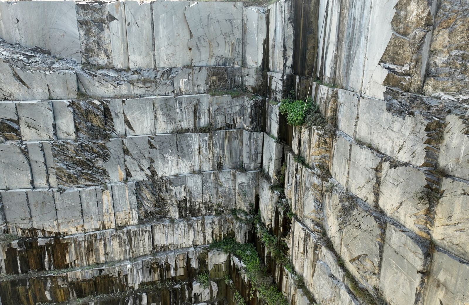 Basalt quarry with crushing plant